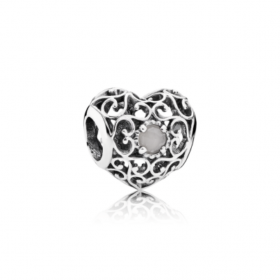 Pandora June Signature Heart, Grey Moonstone