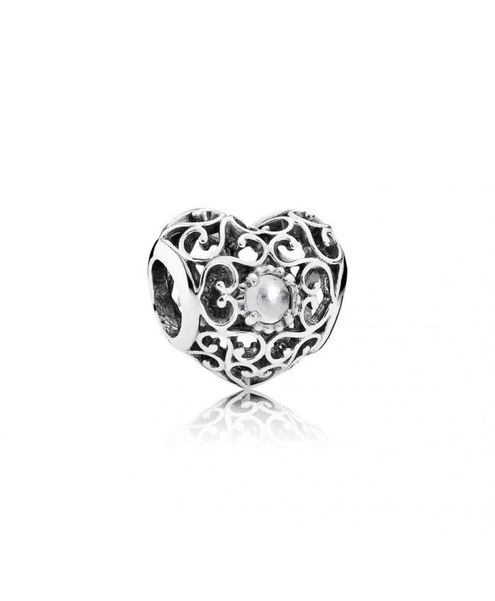 Pandora April Signature Heart, Rock Crystal